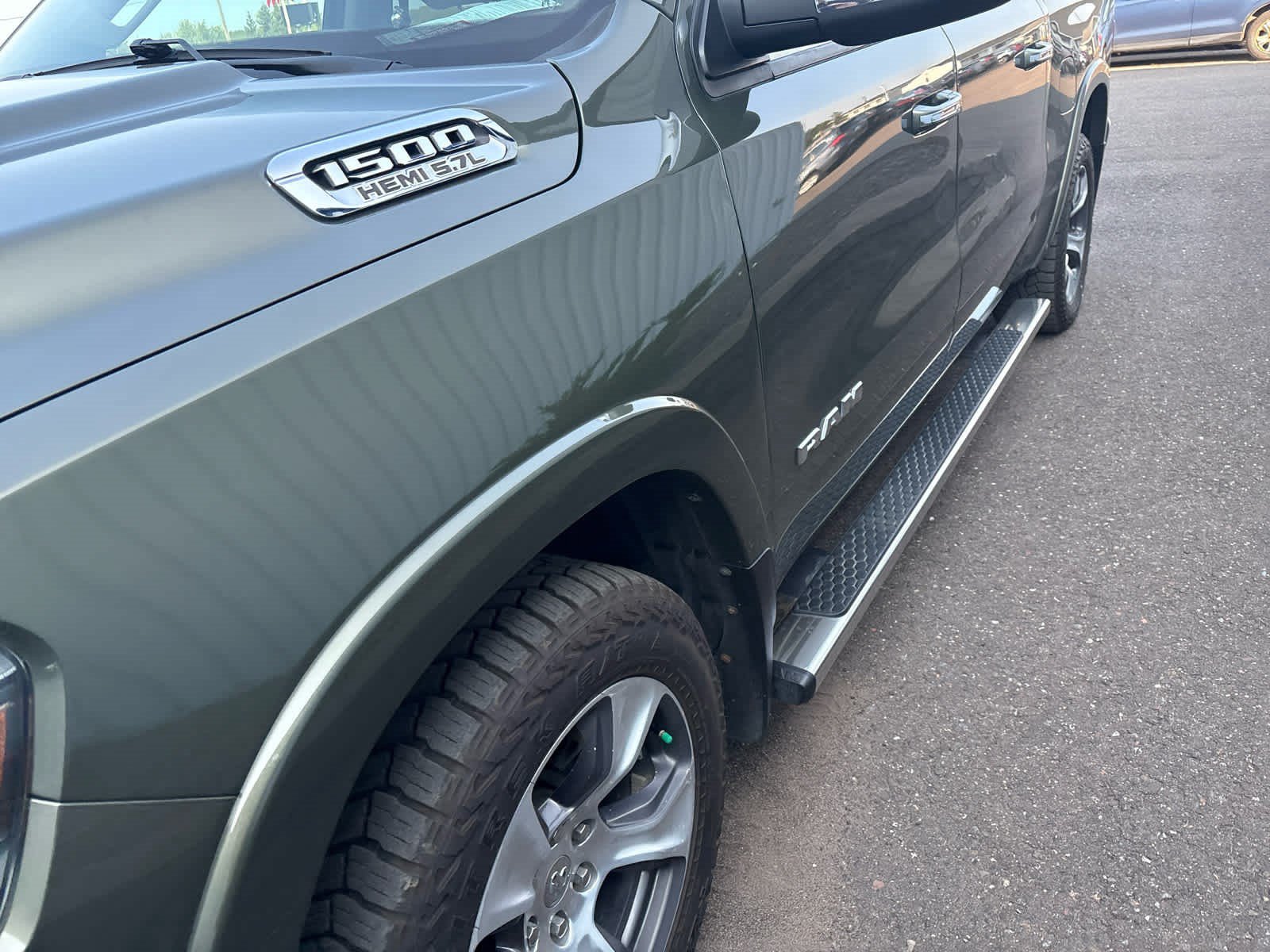 Used 2020 RAM 1500 Laramie AWD/4WD image 6