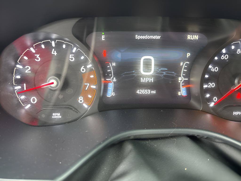 Used 2025 Jeep Compass Trailhawk AWD/4WD image 16