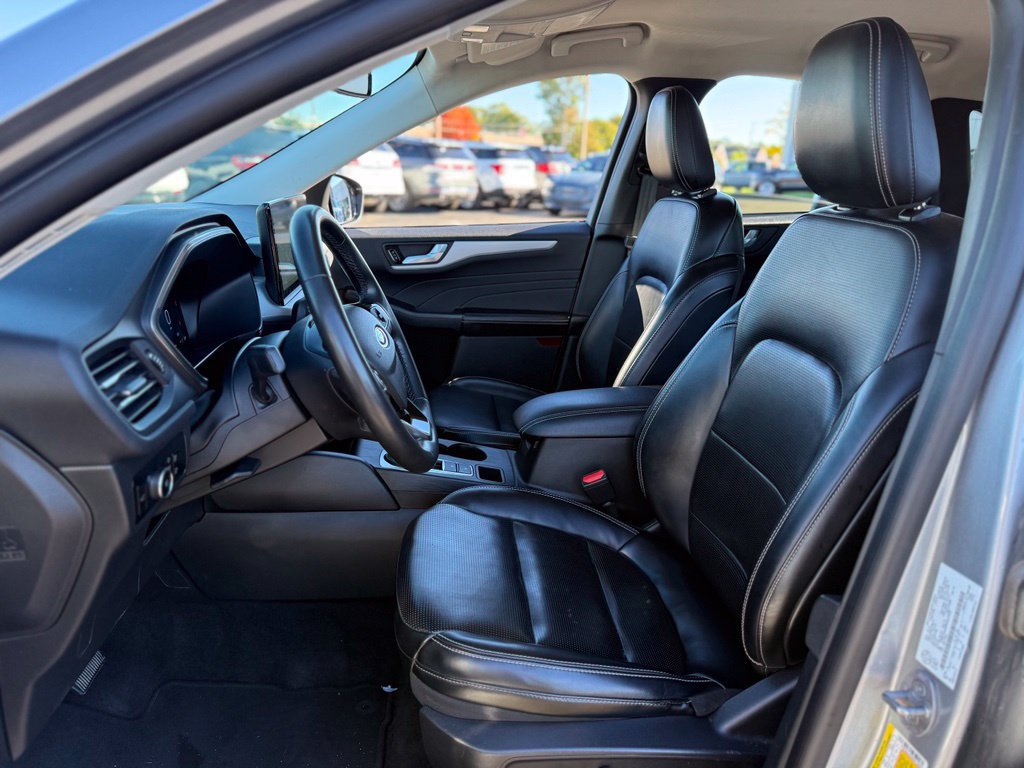 Certified 2024 Ford Escape Platinum AWD/4WD image 14