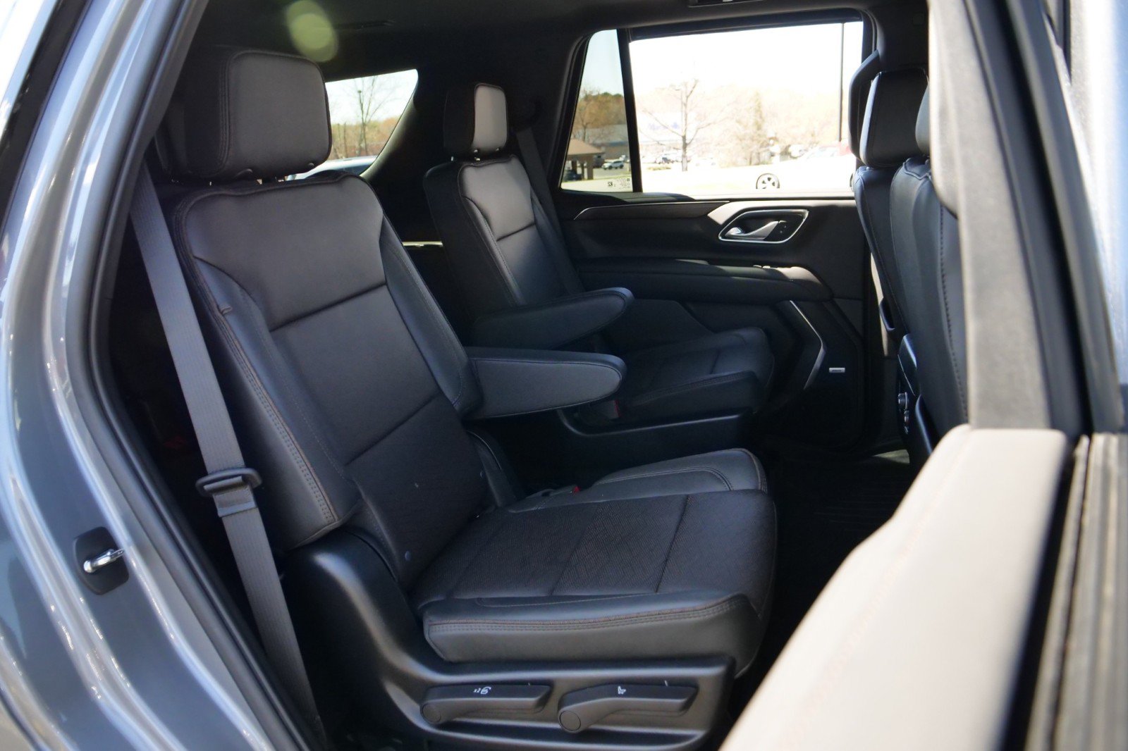 Used 2022 Chevrolet Tahoe High Country AWD/4WD image 36
