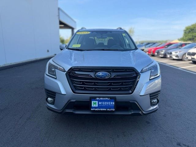 Used 2023 Subaru Forester Premium AWD/4WD image 3