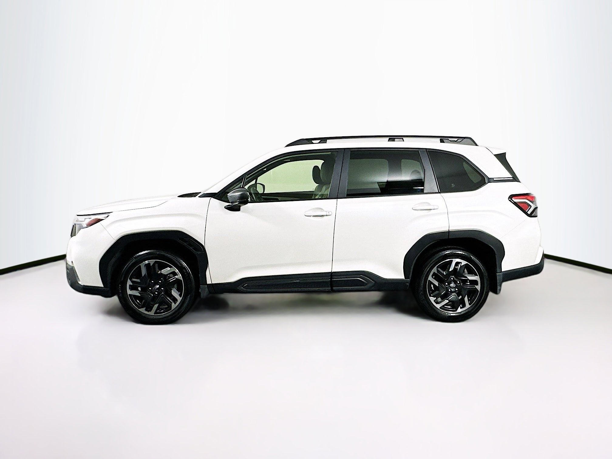 Used 2025 Subaru Forester Limited image 4