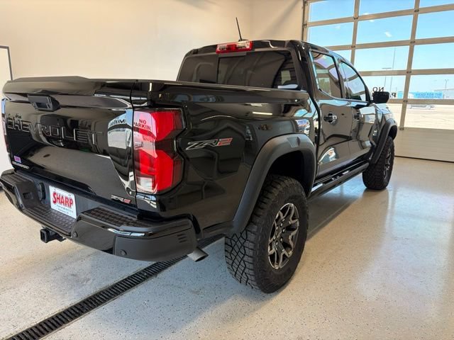 Used 2025 Chevrolet Colorado ZR2 AWD/4WD image 9