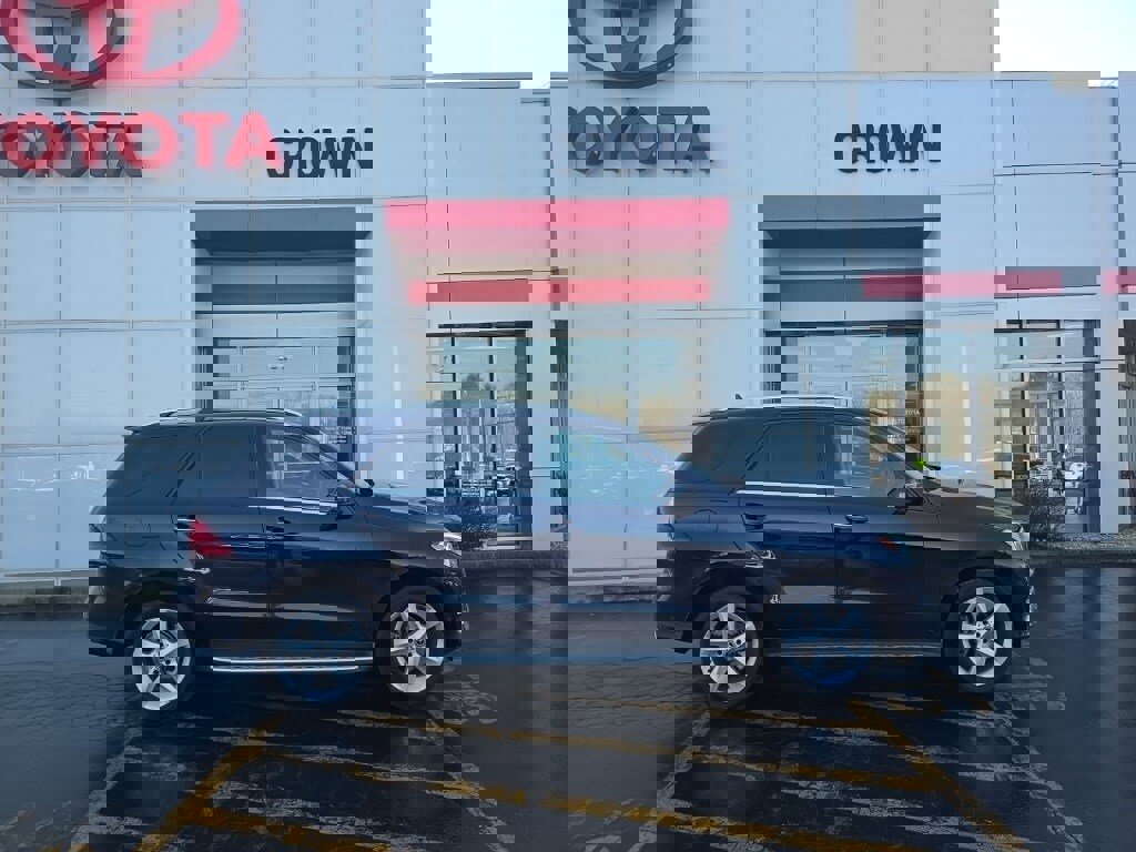 Used 2018 Mercedes-Benz GLE 350 4MATIC w/ Premium 2 Package image 2