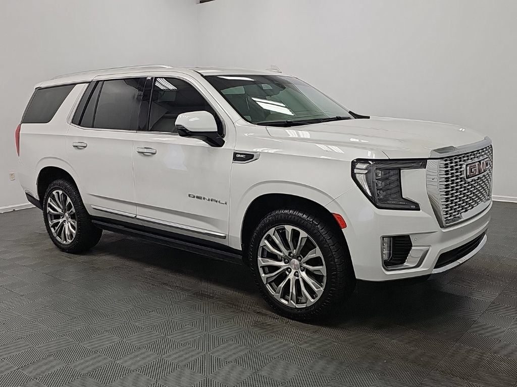 Used 2022 GMC Yukon Denali w/ Advanced Technology Package RWD image 3