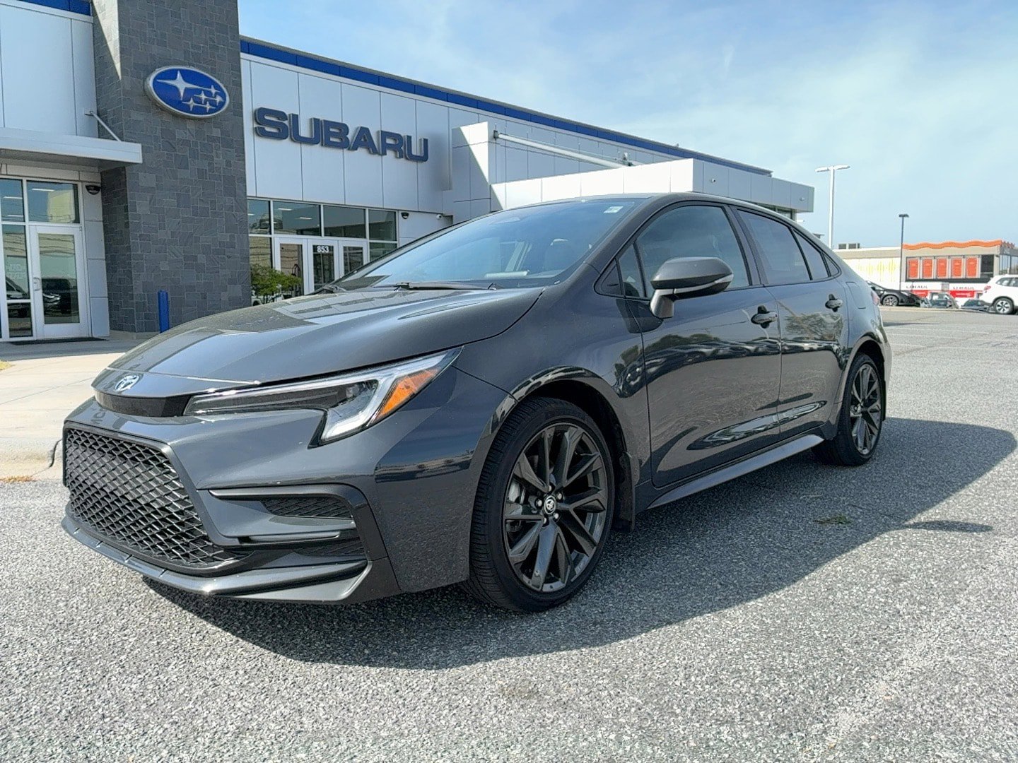 Used 2025 Toyota Corolla SE image 3