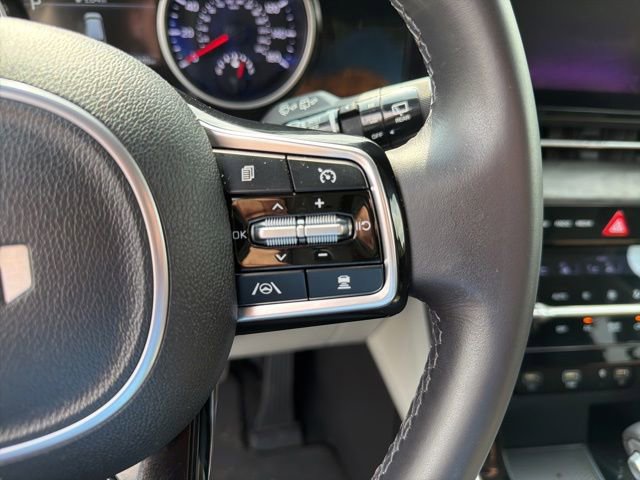 Used 2023 Kia Carnival EX FWD image 20