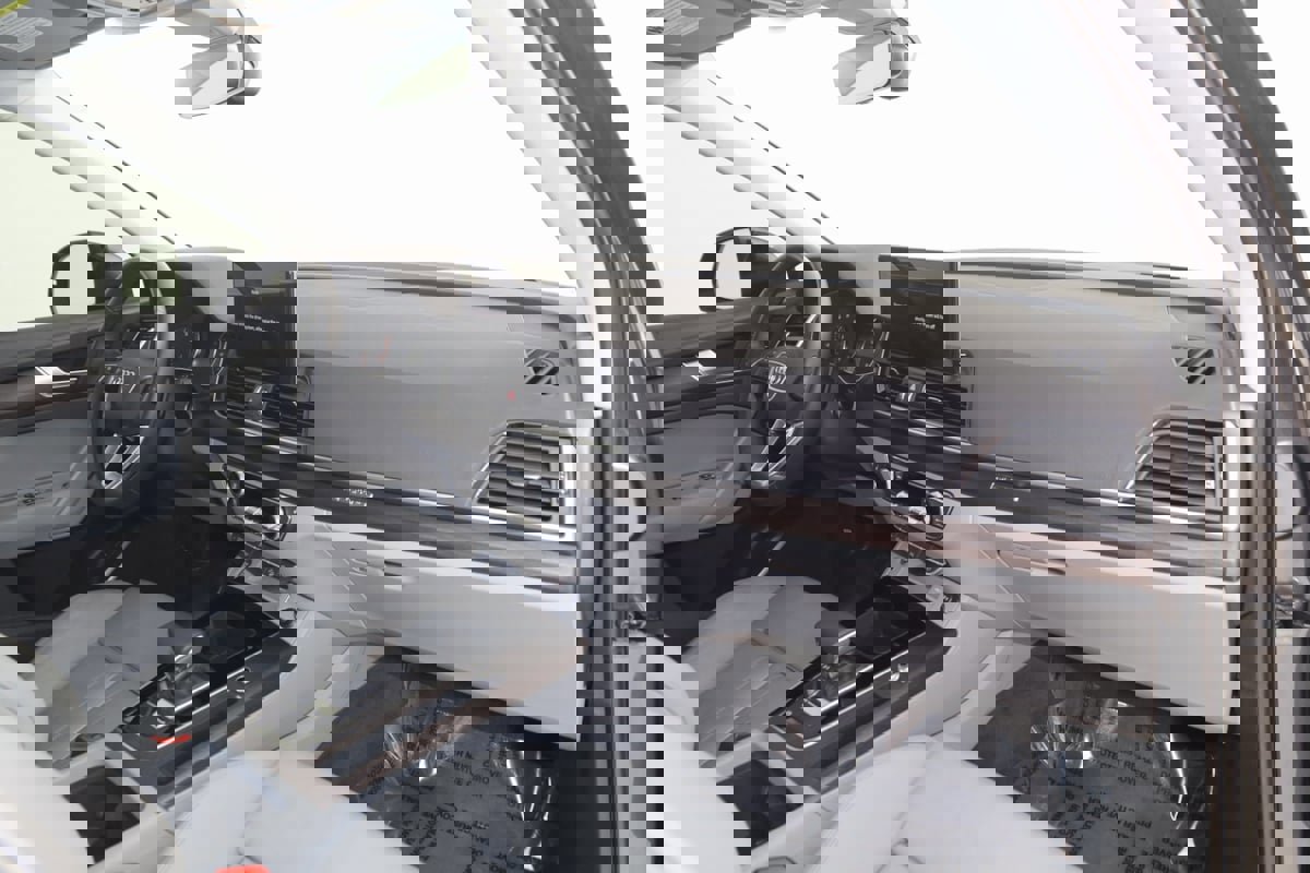 Used 2024 Audi Q5 2.0T Premium w/ Convenience Package image 42