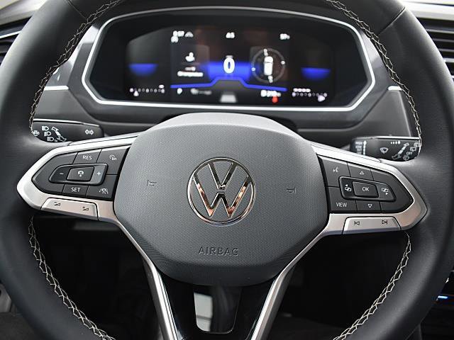 Used 2024 Volkswagen Tiguan SE image 24