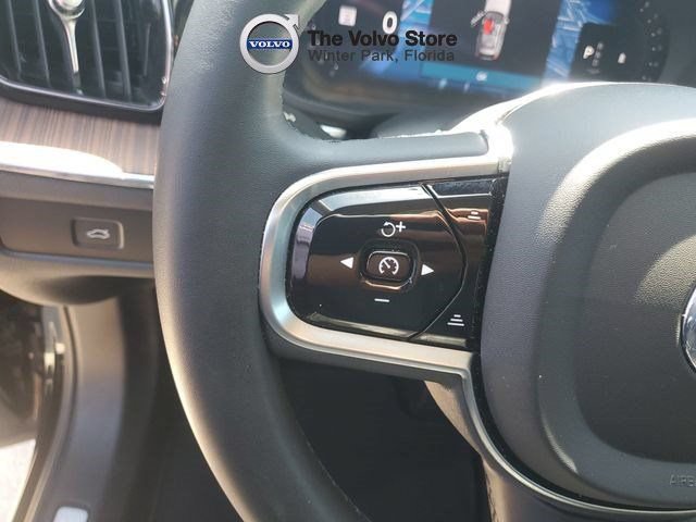 Certified 2024 Volvo XC60 B5 Plus w/ Protection Package Premier AWD/4WD image 19