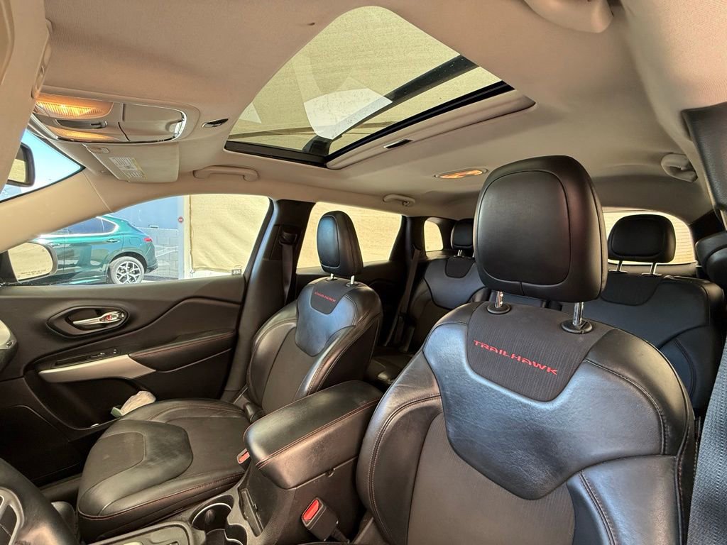 Used 2017 Jeep Cherokee Trailhawk w/ Comfort/Convenience Group image 12