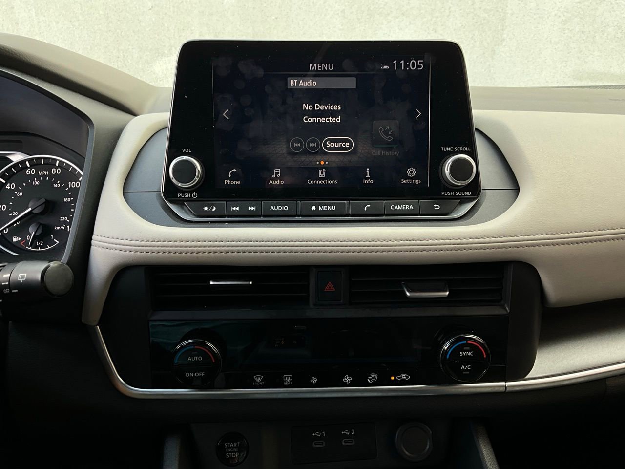 Used 2025 Nissan Rogue SV image 27