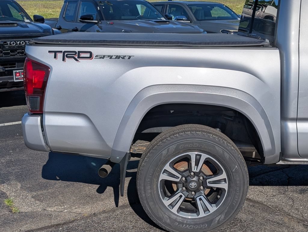 Certified 2018 Toyota Tacoma TRD Sport RWD image 8