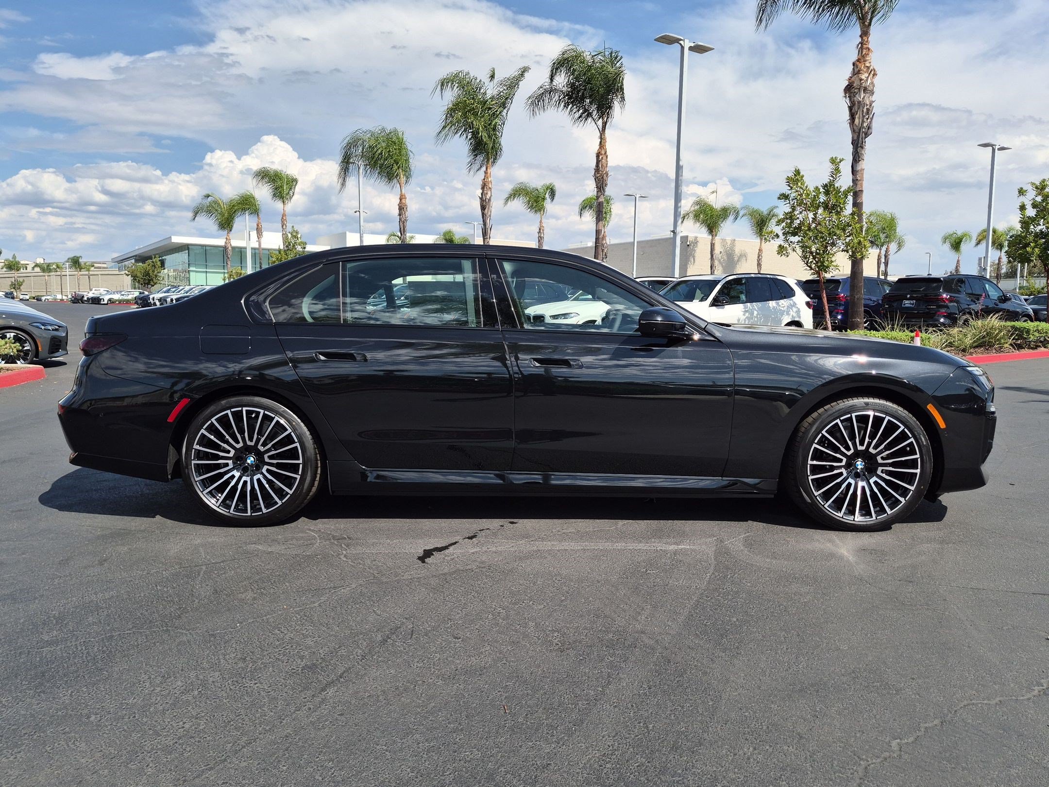 New 2026 BMW 750e xDrive w/ Premium Package AWD/4WD image 11