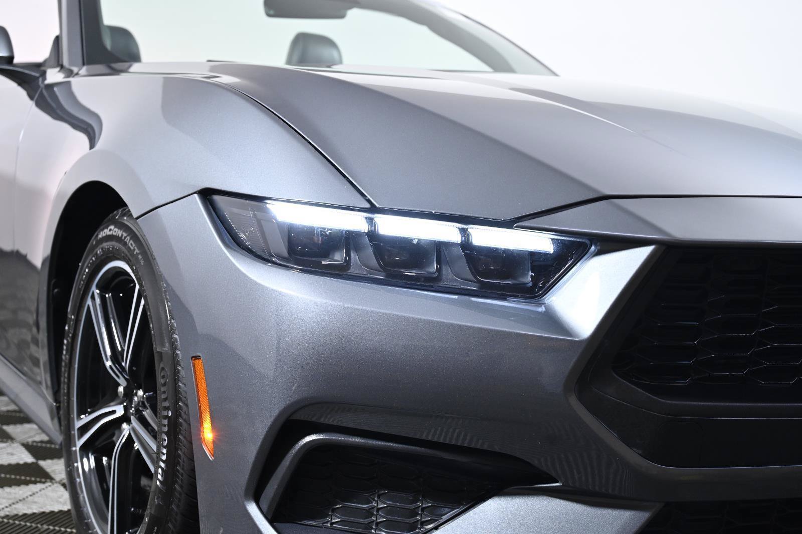Used 2025 Ford Mustang Premium RWD image 8