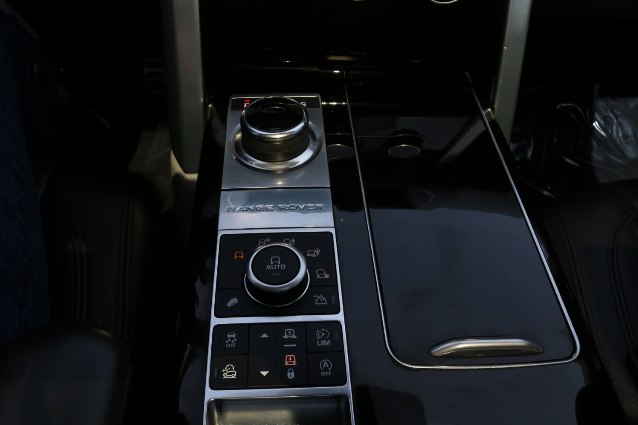 Used 2017 Land Rover Range Rover Supercharged image 34