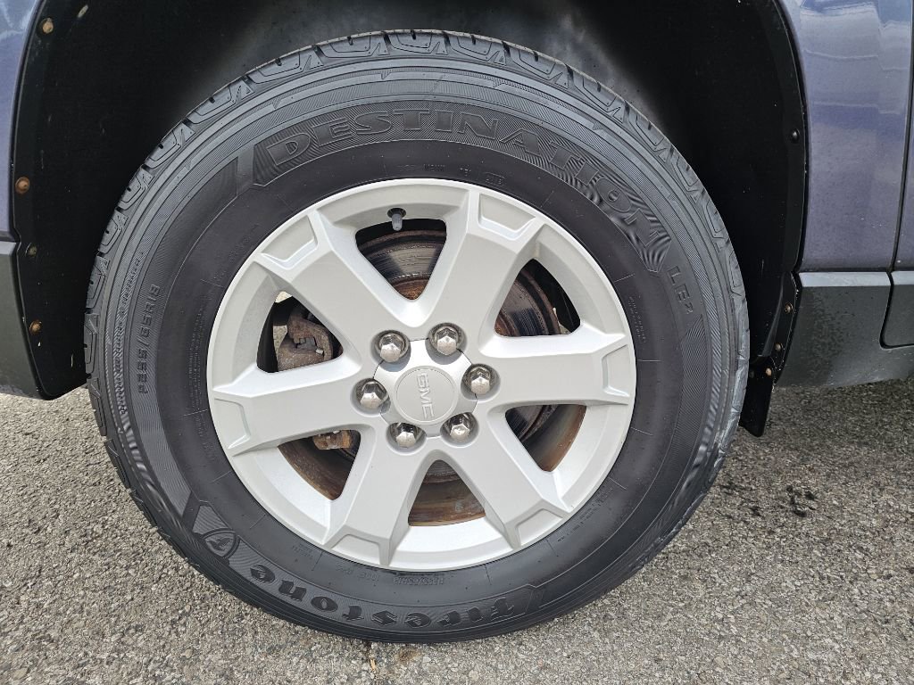 Used 2014 GMC Acadia SLE FWD image 17