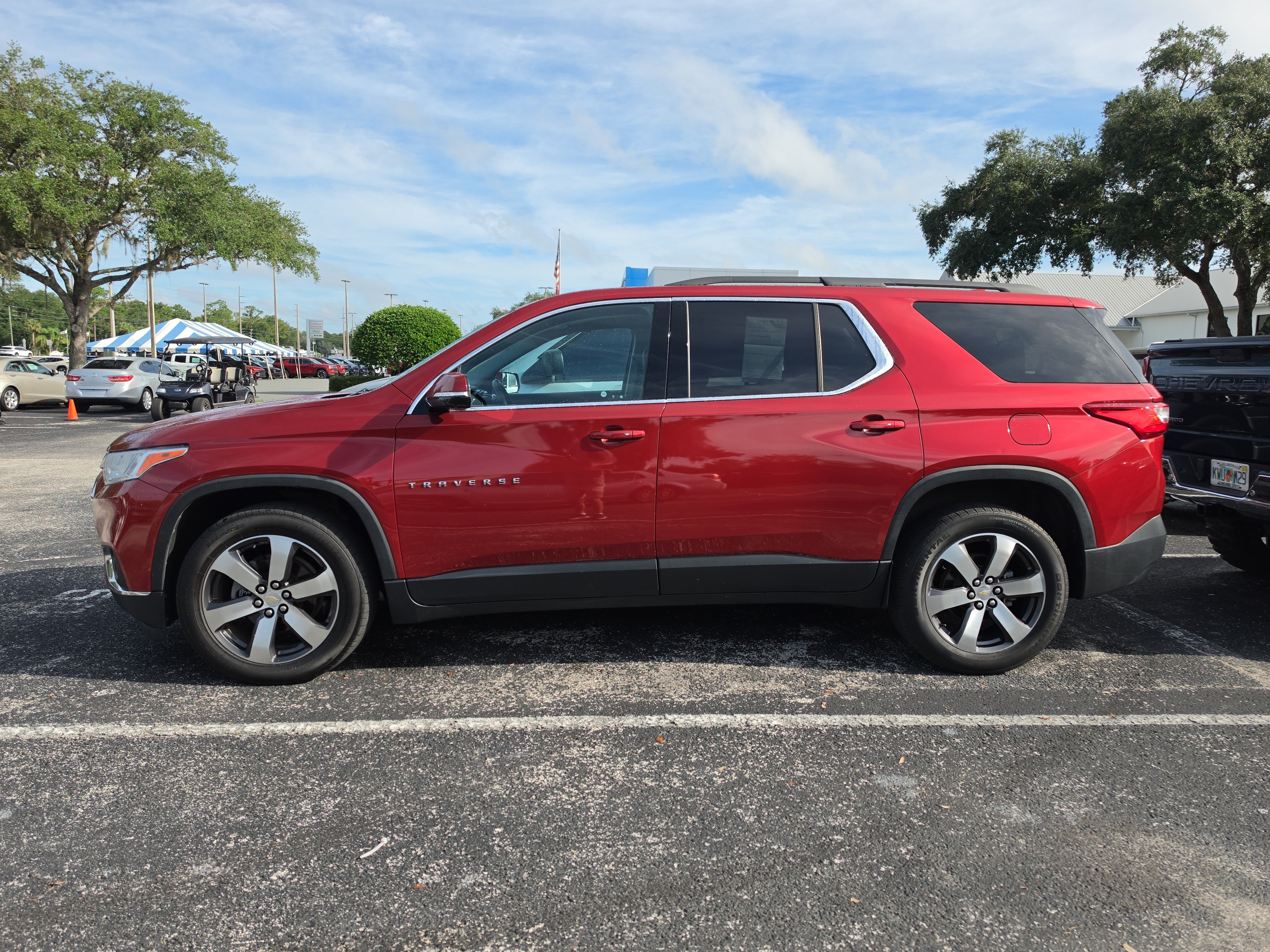 Used 2020 Chevrolet Traverse LT w/ LT Premium Package AWD/4WD image 6