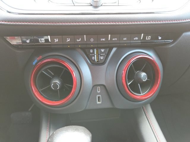 Certified 2020 Chevrolet Blazer RS w/ LPO, Floor Liner Package AWD/4WD image 29