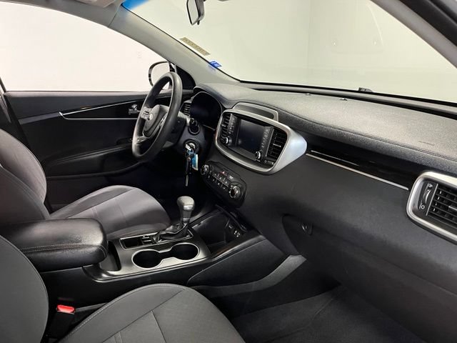 Used 2019 Kia Sorento FWD image 11