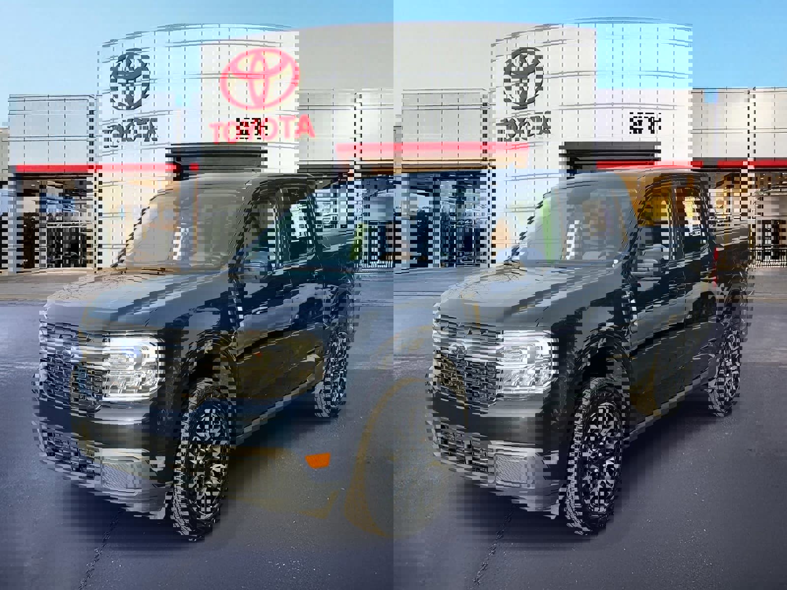 Used 2023 Ford Maverick Lariat w/ Lariat Luxury Package image 1