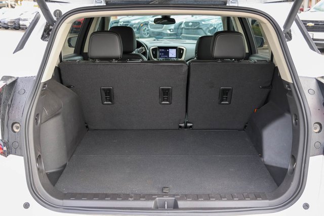 Used 2023 GMC Terrain Denali w/ Denali Premium Package image 9