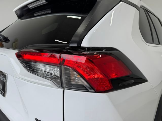 Used 2025 Toyota RAV4 XLE w/ Convenience Package FWD image 33