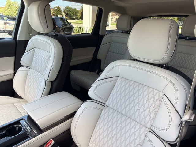 New 2026 Lincoln Nautilus Black Label w/ Jet Appearance Package AWD/4WD image 13