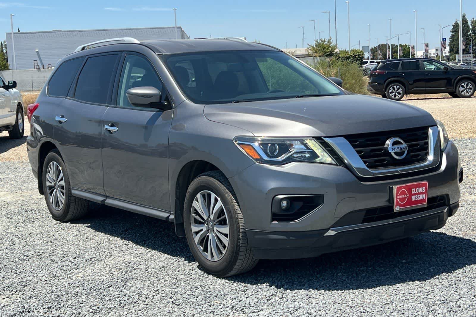 Used 2019 Nissan Pathfinder SV AWD/4WD image 10