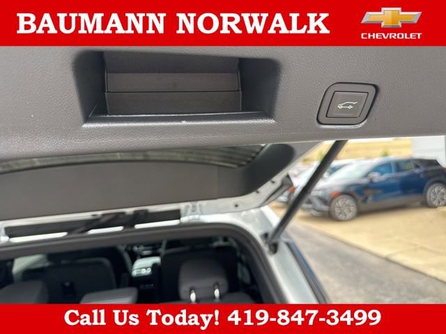 New 2025 Chevrolet Traverse LT w/ Enhanced Driving Package FWD image 38