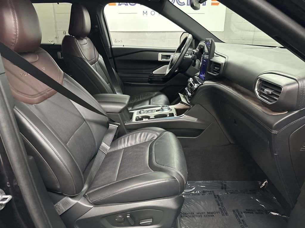 Used 2024 Ford Explorer Platinum w/ Technology Package image 19
