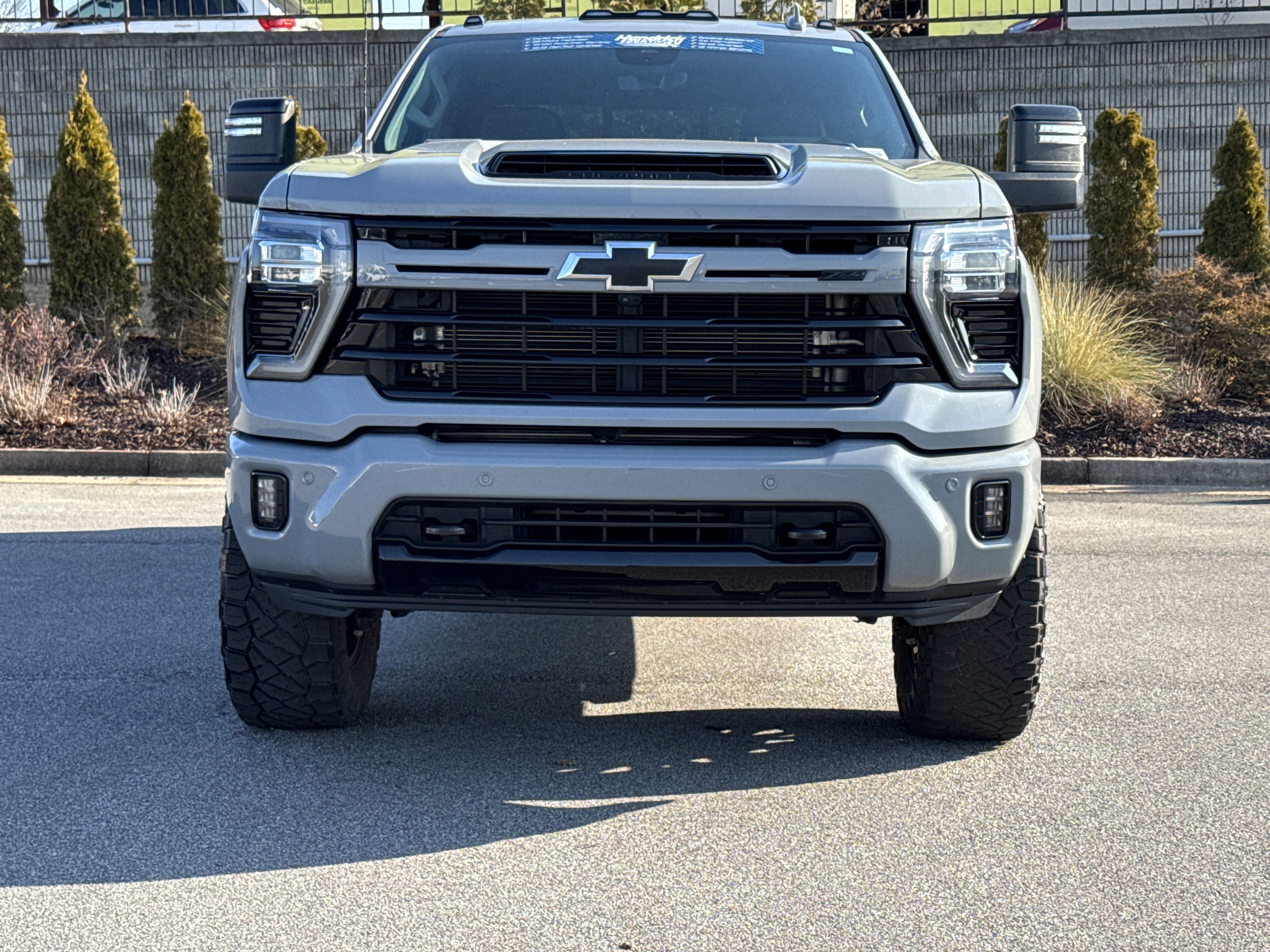 Used 2024 Chevrolet Silverado 2500 LTZ w/ LTZ Plus Package image 3