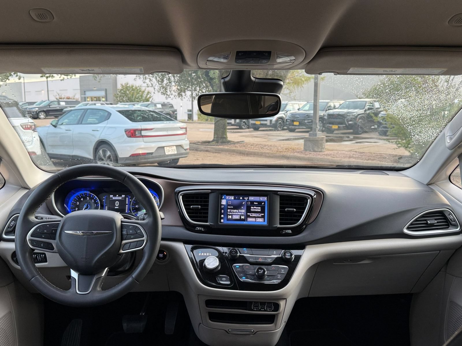 Used 2023 Chrysler Voyager LX FWD image 34