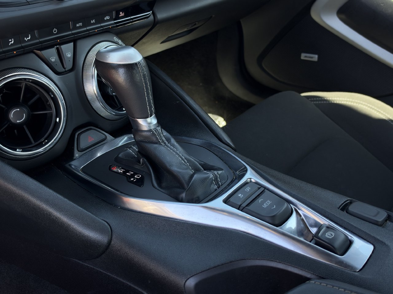 Used 2021 Chevrolet Camaro LT w/ Technology Package RWD image 18