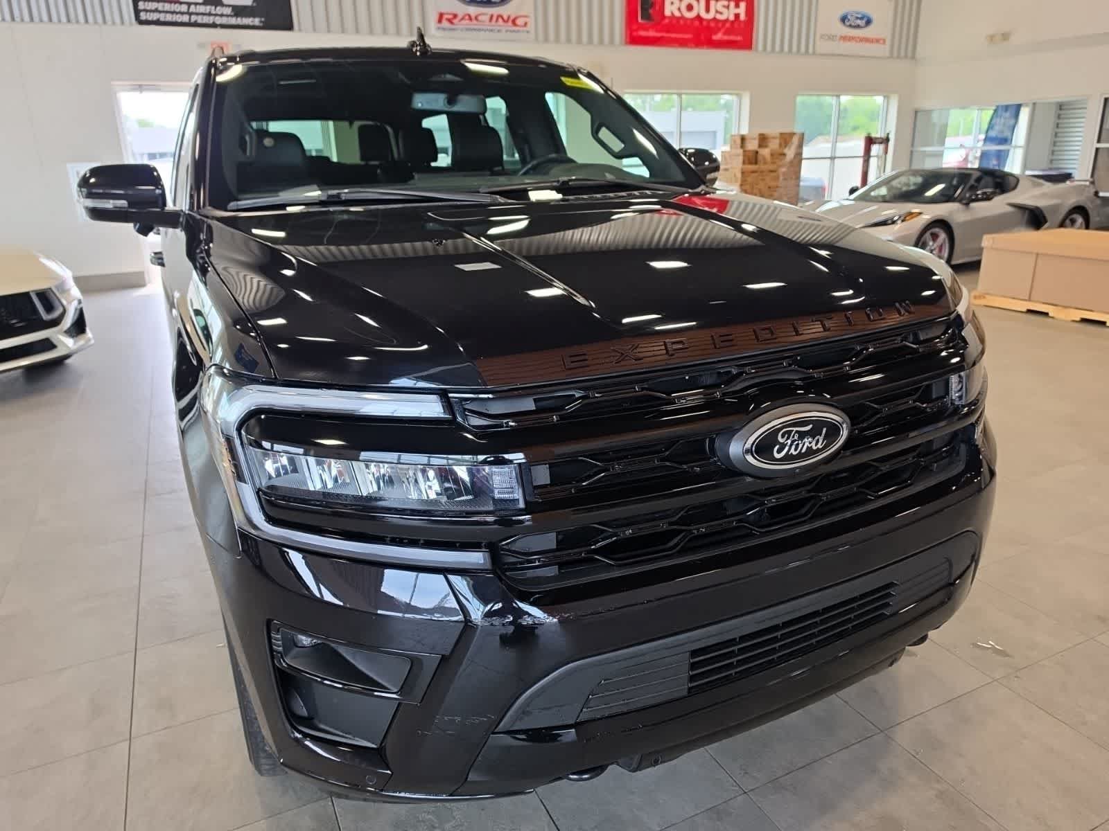 Used 2023 Ford Expedition Limited AWD/4WD image 4