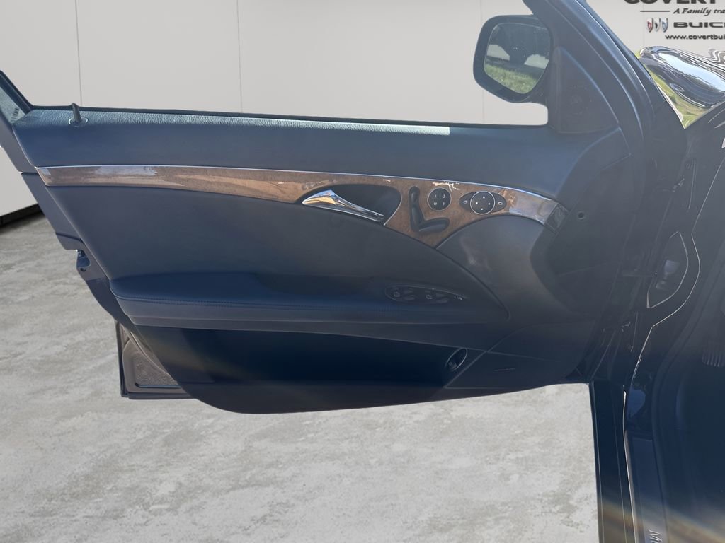 Used 2009 Mercedes-Benz E 350 Sedan image 24