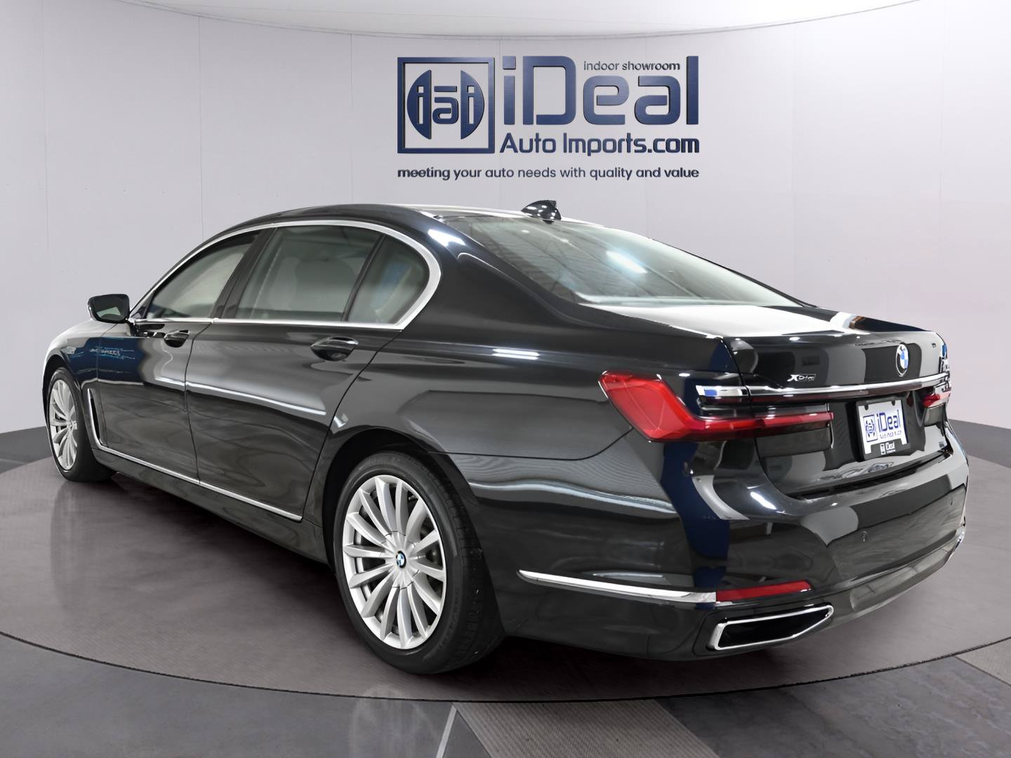 Used 2020 BMW 740i xDrive w/ Premium Package AWD/4WD image 2