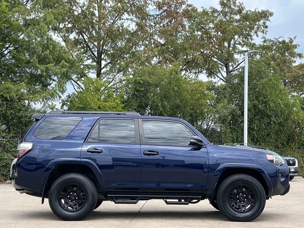 Used 2021 Toyota 4Runner Venture w/ Moonroof Package AWD/4WD image 3