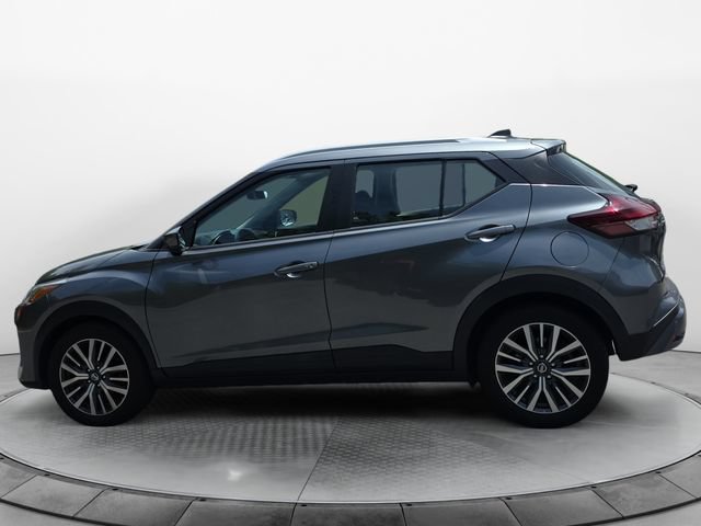 Used 2021 Nissan Kicks SV FWD image 2