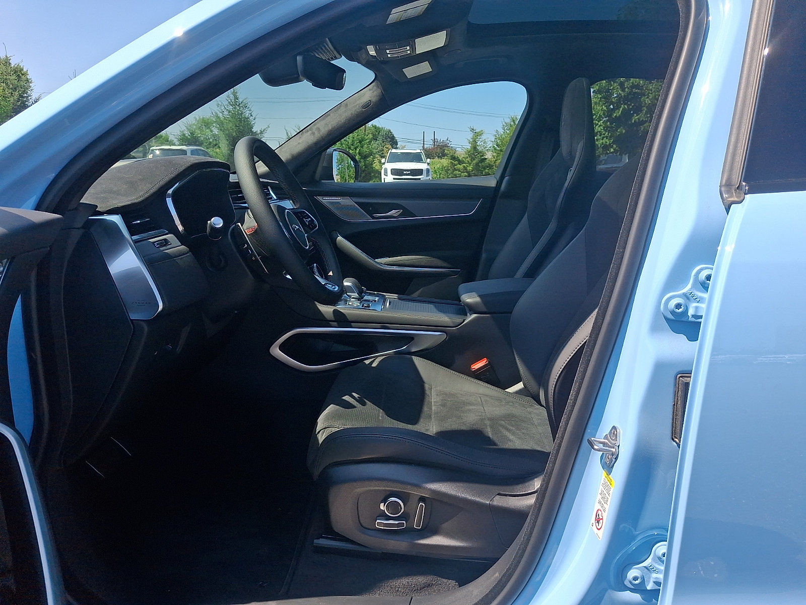 New 2026 Jaguar F-PACE SVR 575 Edition AWD/4WD image 9