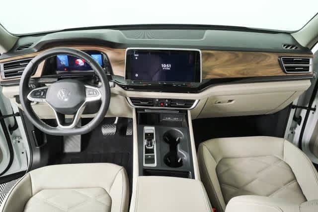 Certified 2025 Volkswagen Atlas SE FWD image 17