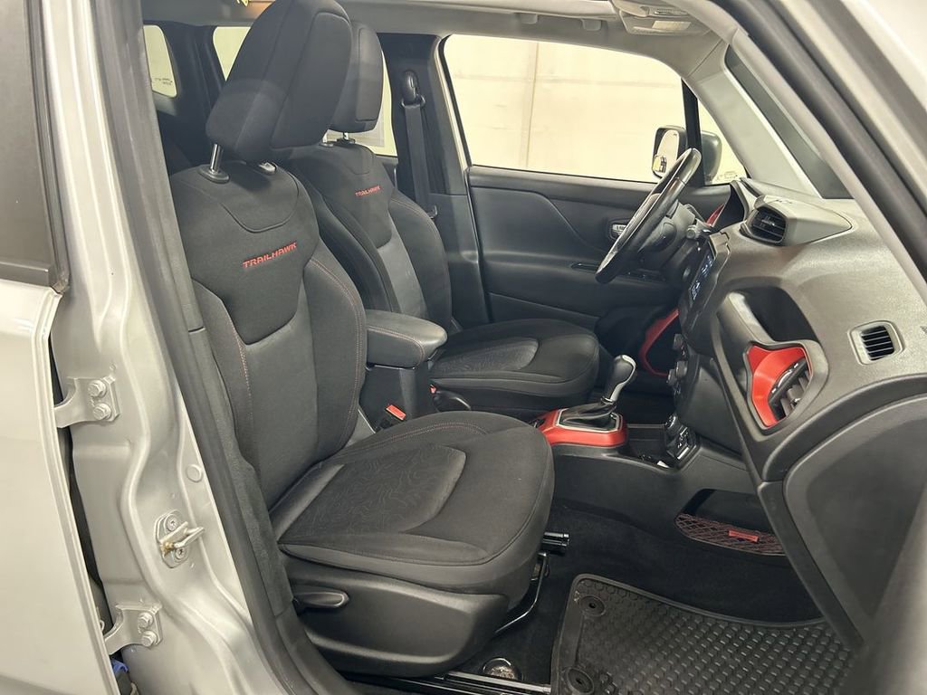 Used 2018 Jeep Renegade Trailhawk image 23