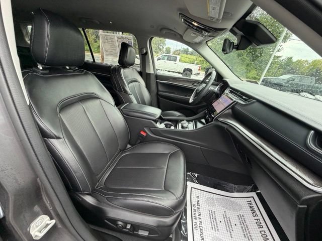 Used 2023 Jeep Grand Cherokee L Limited w/ Luxury Tech Group II AWD/4WD image 40