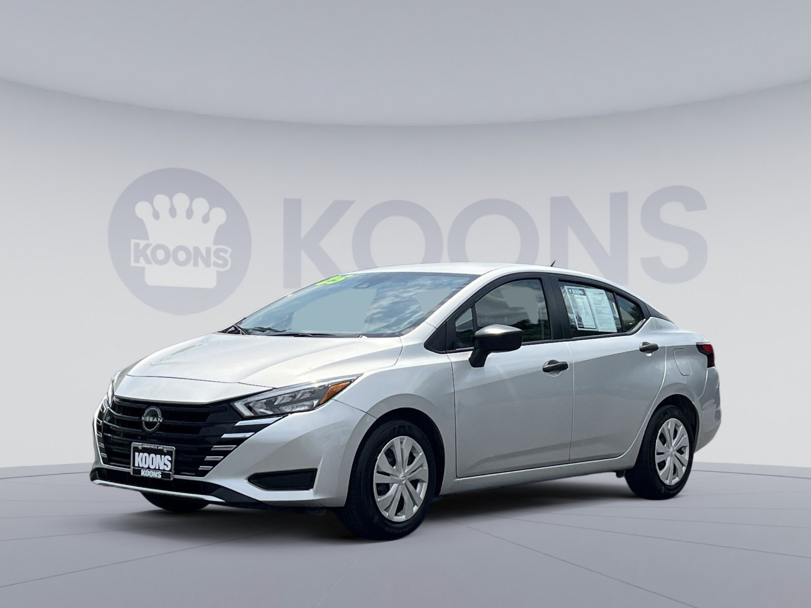 Used 2025 Nissan Versa S FWD image 1