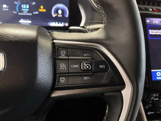 Used 2024 Jeep Grand Cherokee Limited image 23