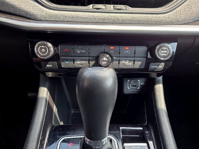 Used 2024 Jeep Compass Latitude AWD/4WD image 23