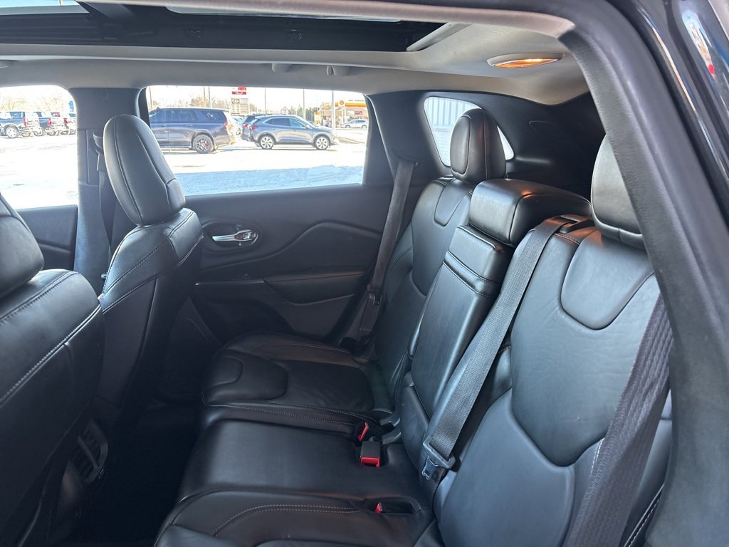 Used 2016 Jeep Cherokee Limited image 23