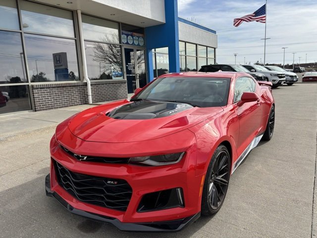 Used 2021 Chevrolet Camaro ZL1 image 1