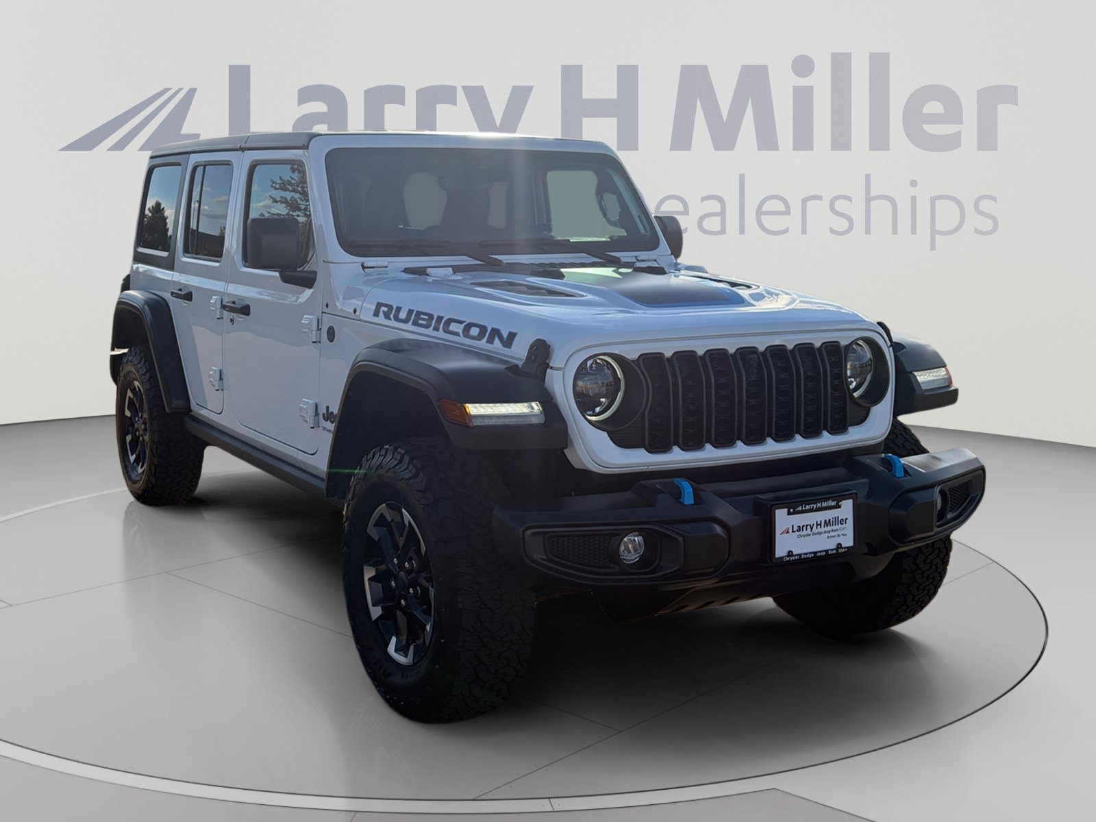 Used 2024 Jeep Wrangler Unlimited Rubicon 4xe w/ Technology Group AWD/4WD image 8