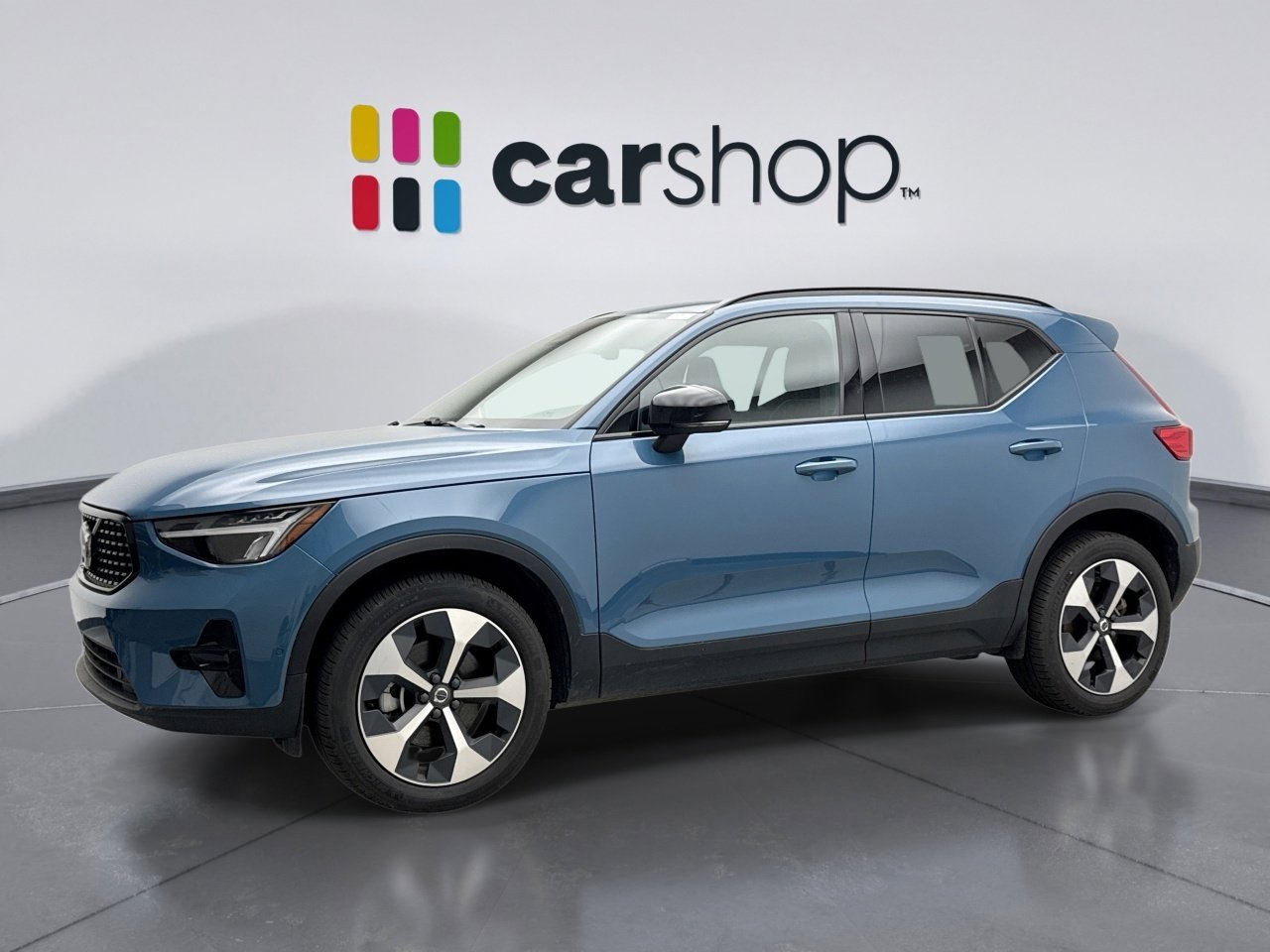 Used 2025 Volvo XC40 B5 Plus
